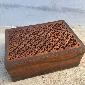 Vintage Hand Carved Wooden Trinket / Jewelry Box